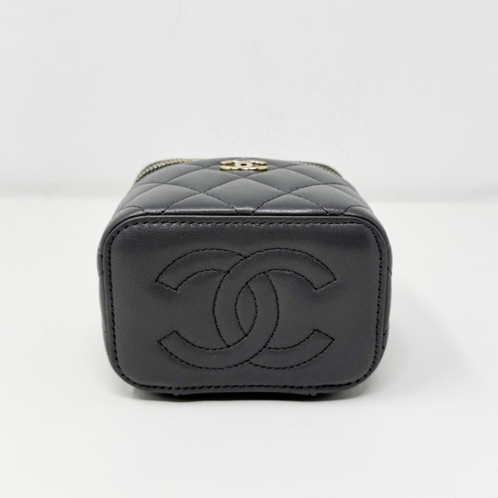 Chanel Mini Vanity Bag - Picture 5 of 14